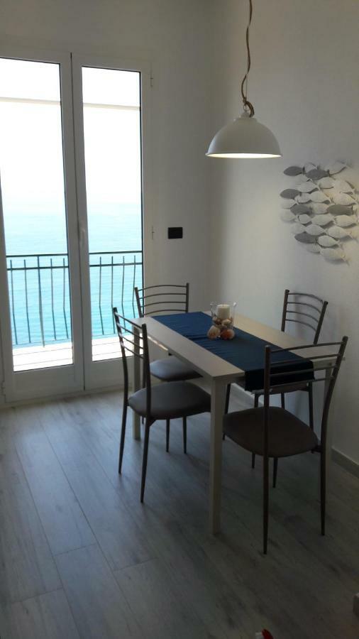 A & M House Apartment โมเนเลีย ภายนอก รูปภาพ