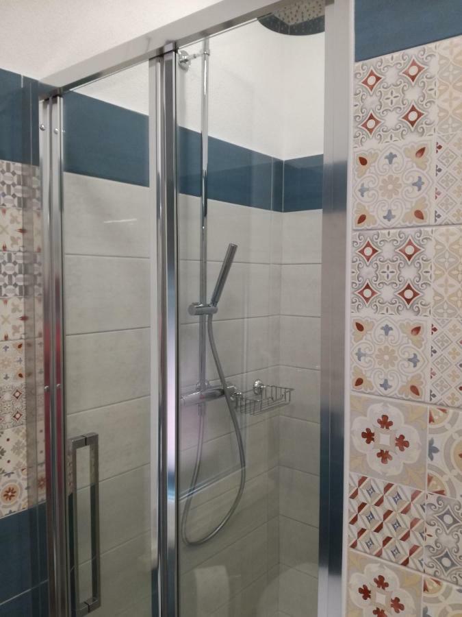 A & M House Apartment โมเนเลีย ภายนอก รูปภาพ