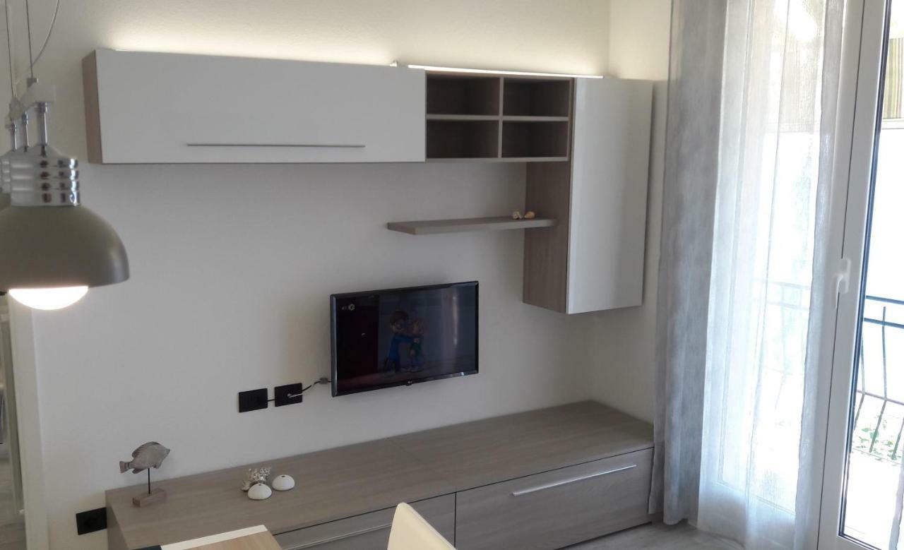 A & M House Apartment โมเนเลีย ภายนอก รูปภาพ